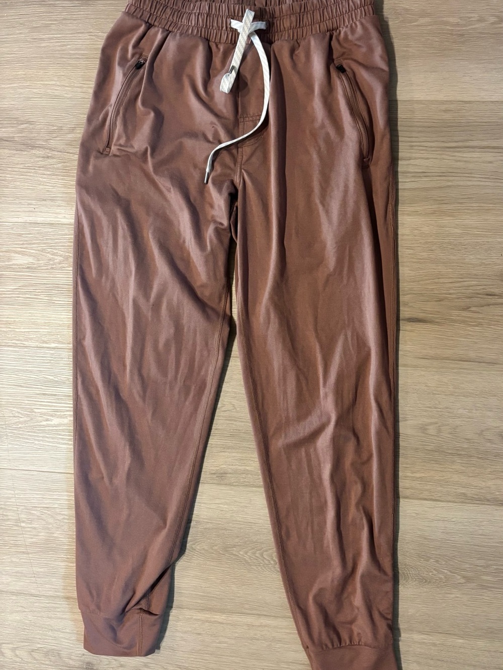 Vuori Jogger Pants Zipper Pocket Drawstring MSRP $108 new see details